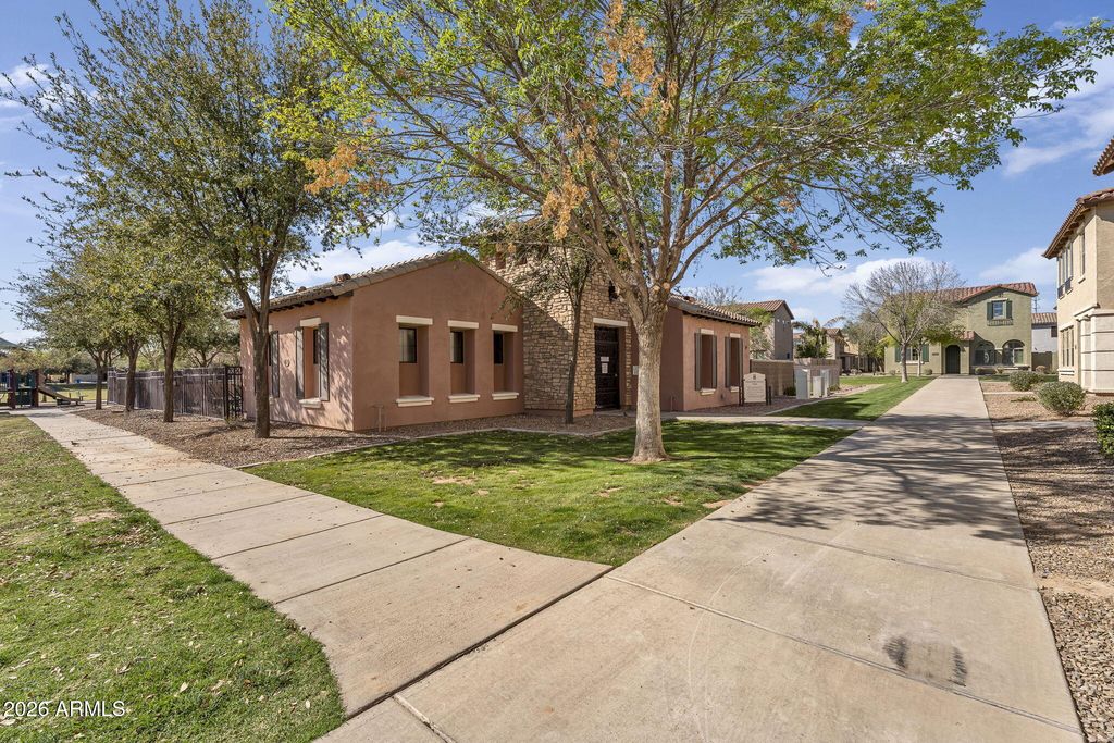 Image 72 of property listing at 4101 E WOODSIDE Way, Gilbert, AZ 85297
