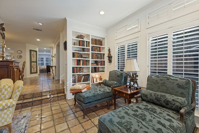 3801 Gilbert Avenue M, Dallas, TX 75219