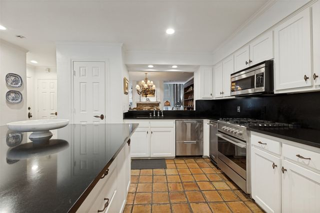 3801 Gilbert Avenue M, Dallas, TX 75219