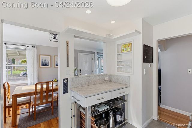 8570 Troy Street, Oak Park, MI 48237