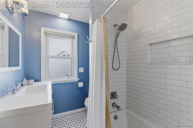 8570 Troy Street, Oak Park, MI 48237
