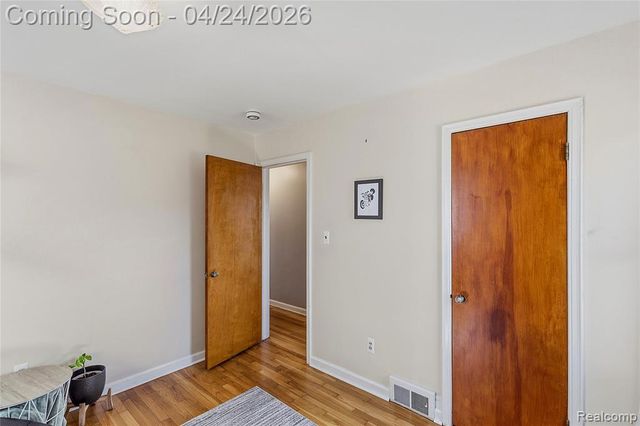 8570 Troy Street, Oak Park, MI 48237