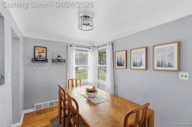 8570 Troy Street, Oak Park, MI 48237