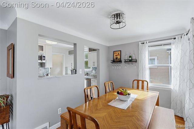 8570 Troy Street, Oak Park, MI 48237