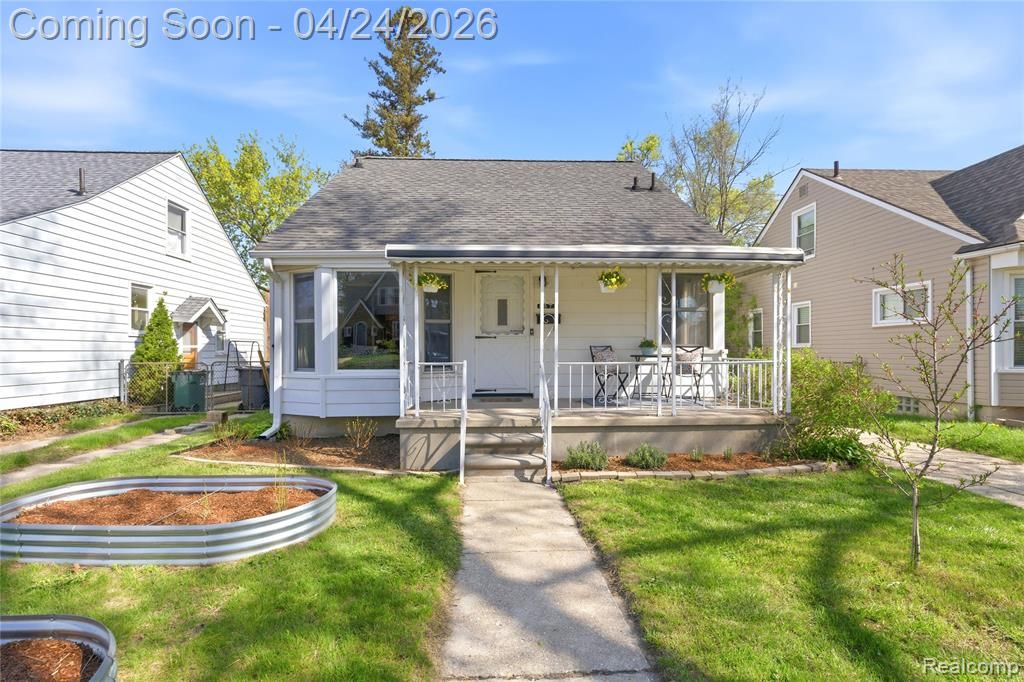 8570 Troy Street, Oak Park, MI 48237