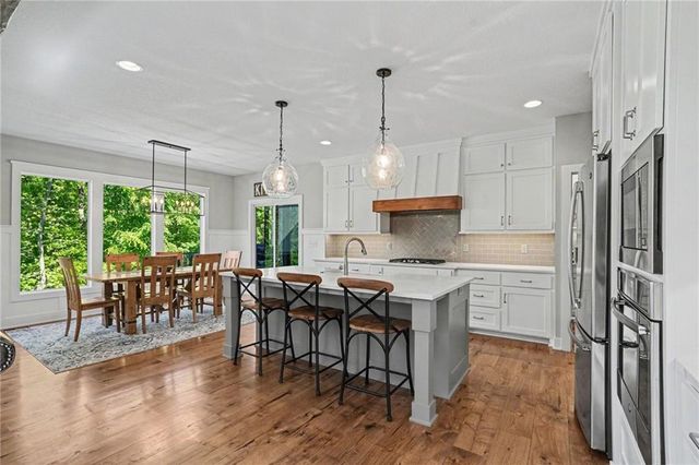 1784 Homestead Drive, Liberty, MO 64068