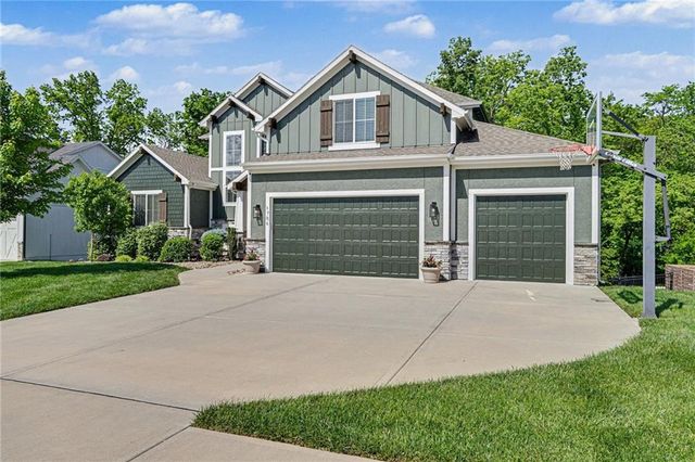 1784 Homestead Drive, Liberty, MO 64068