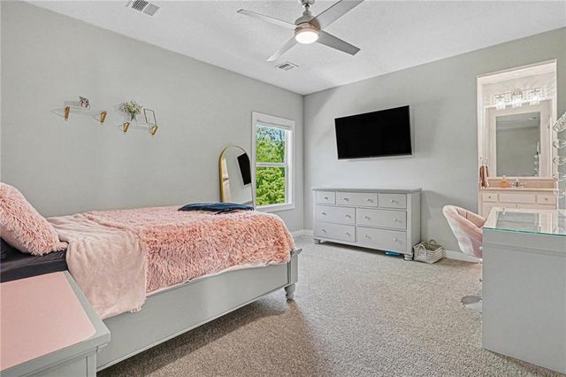 1784 Homestead Drive, Liberty, MO 64068