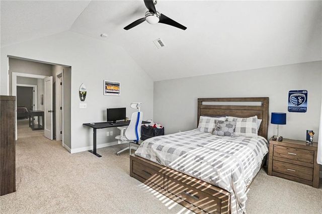 1784 Homestead Drive, Liberty, MO 64068