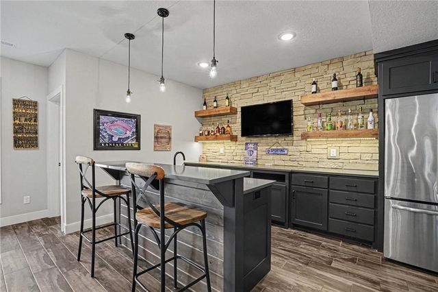 1784 Homestead Drive, Liberty, MO 64068