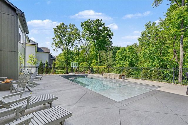 1784 Homestead Drive, Liberty, MO 64068