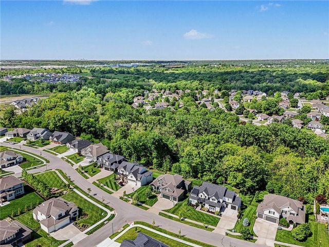 1784 Homestead Drive, Liberty, MO 64068