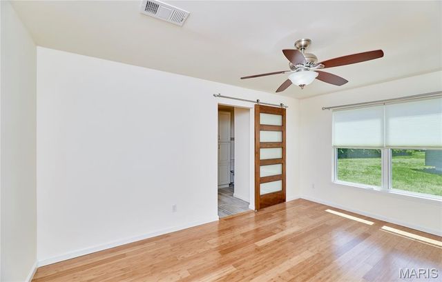 70 Round Table Court, Winfield, MO 63389