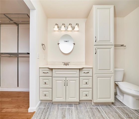 70 Round Table Court, Winfield, MO 63389