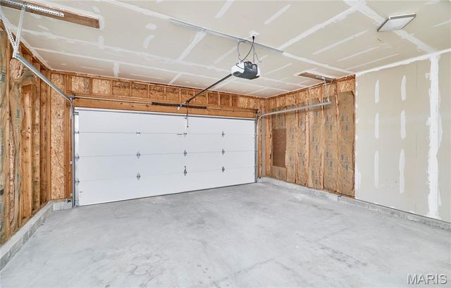 70 Round Table Court, Winfield, MO 63389