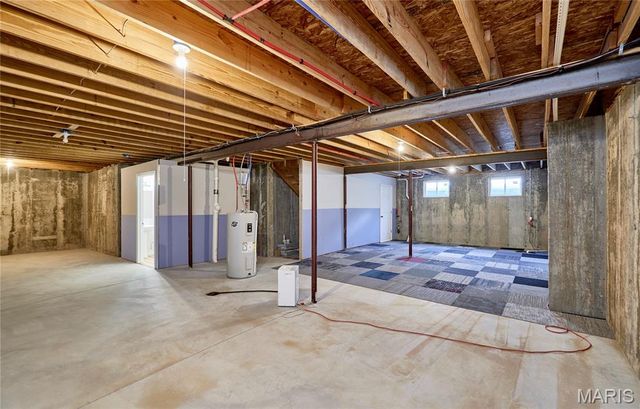 70 Round Table Court, Winfield, MO 63389