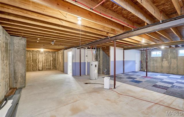 70 Round Table Court, Winfield, MO 63389