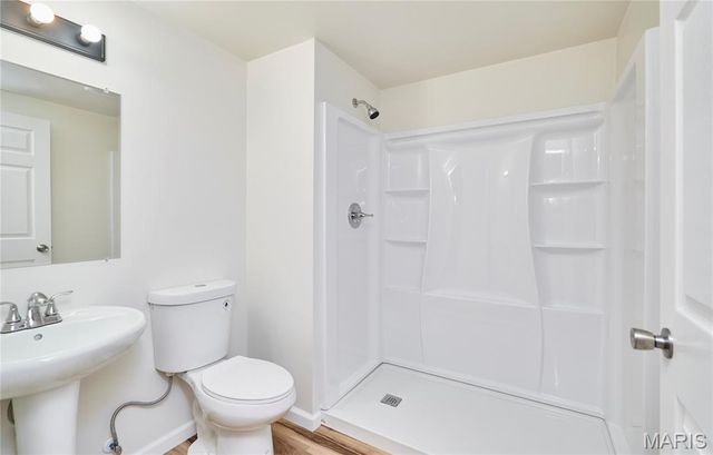 70 Round Table Court, Winfield, MO 63389