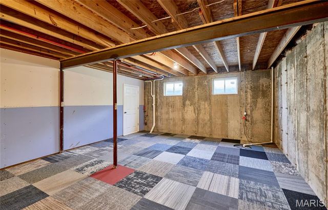 70 Round Table Court, Winfield, MO 63389