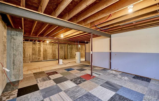 70 Round Table Court, Winfield, MO 63389