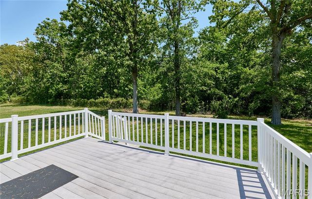 70 Round Table Court, Winfield, MO 63389
