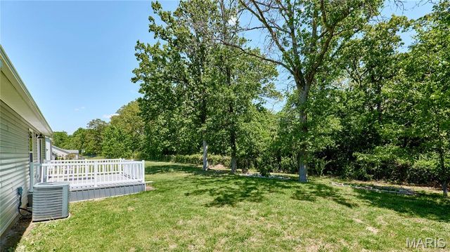 70 Round Table Court, Winfield, MO 63389