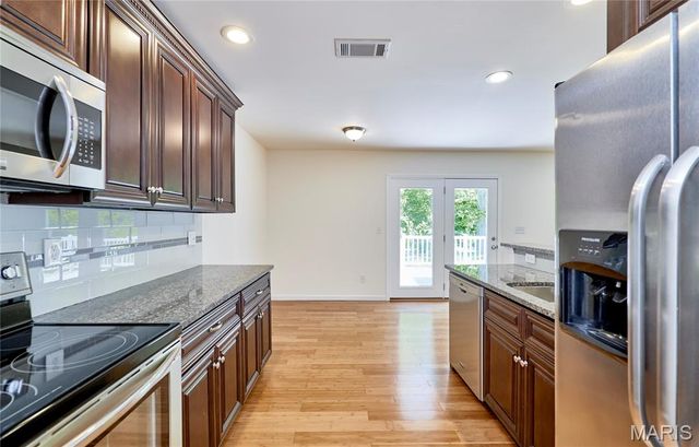 70 Round Table Court, Winfield, MO 63389