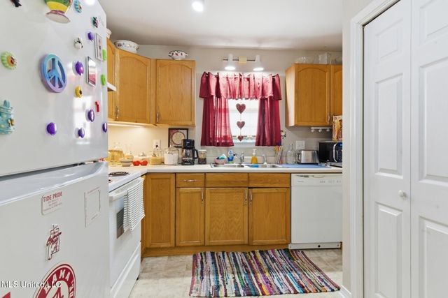 20021 Sunshine Drive, A & B, Long Beach, MS 39560