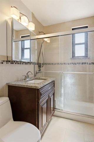 160-26 17th Avenue 5-128, Whitestone, NY 11357