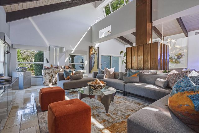 1200 45TH AVENUE N, St Petersburg, FL 33703