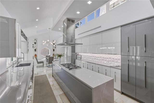 1200 45TH AVENUE N, St Petersburg, FL 33703