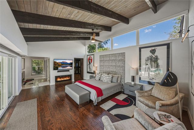 1200 45TH AVENUE N, St Petersburg, FL 33703