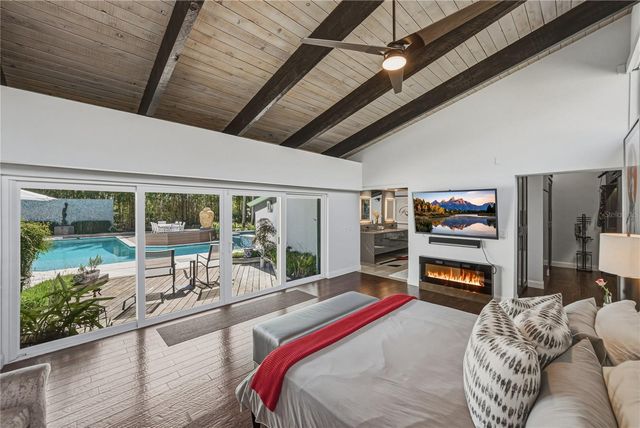 1200 45TH AVENUE N, St Petersburg, FL 33703