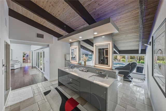 1200 45TH AVENUE N, St Petersburg, FL 33703