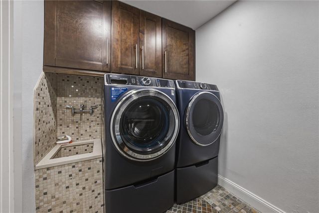 1200 45TH AVENUE N, St Petersburg, FL 33703