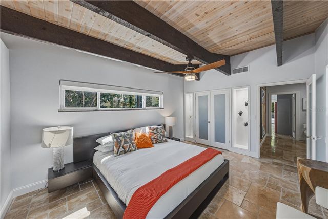 1200 45TH AVENUE N, St Petersburg, FL 33703