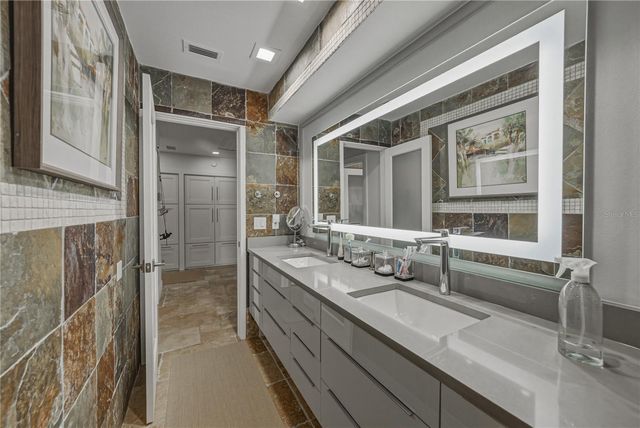 1200 45TH AVENUE N, St Petersburg, FL 33703