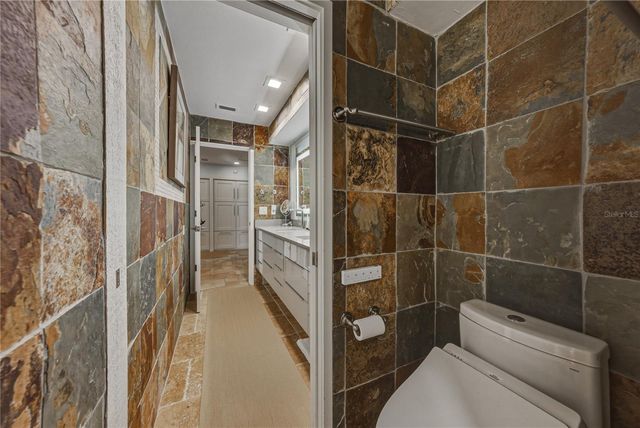 1200 45TH AVENUE N, St Petersburg, FL 33703