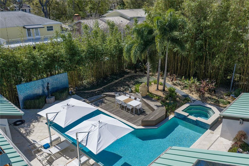 Image 12 of property listing at 1200 45TH AVENUE N, St Petersburg, FL 33703