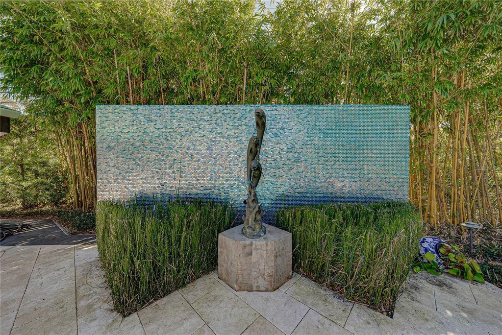 Image 26 of property listing at 1200 45TH AVENUE N, St Petersburg, FL 33703