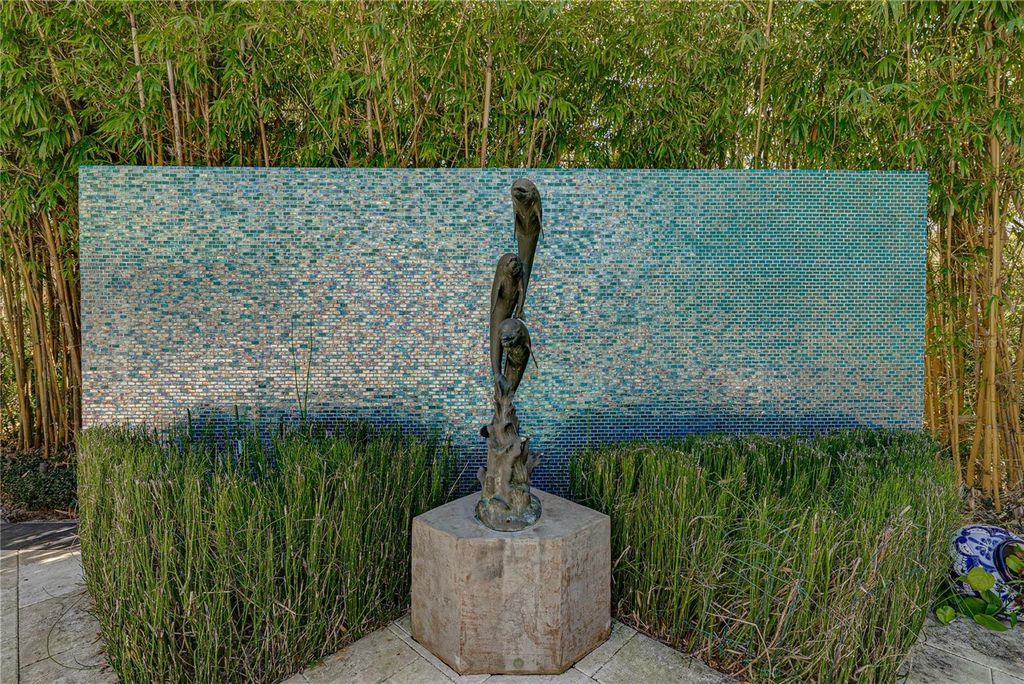 Image 27 of property listing at 1200 45TH AVENUE N, St Petersburg, FL 33703