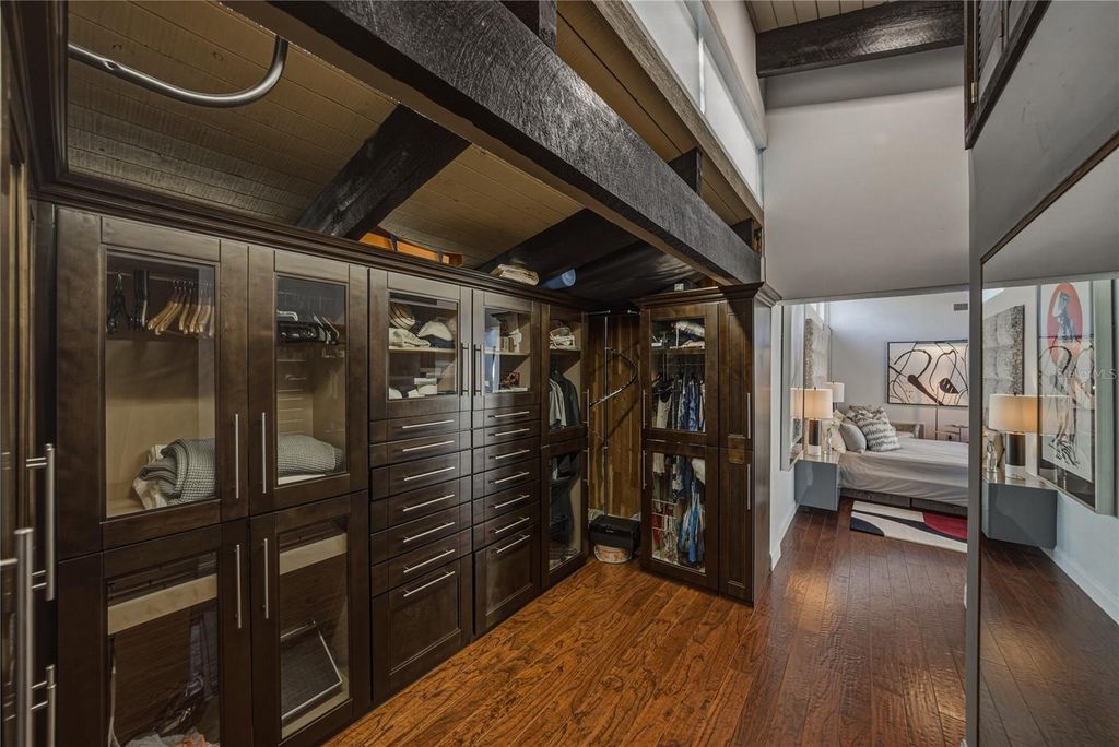 Image 66 of property listing at 1200 45TH AVENUE N, St Petersburg, FL 33703