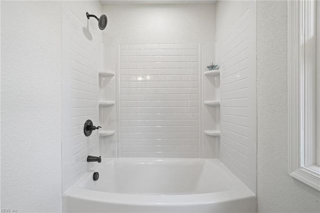 1076 Burlington RD, Virginia Beach, VA 23464