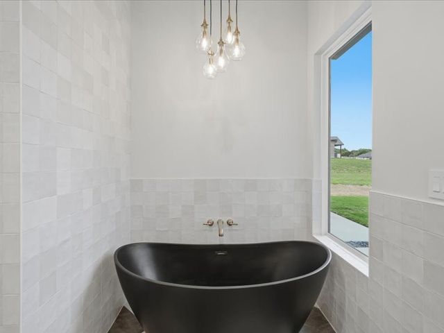 275 Latigo Way, Weatherford, TX 76088