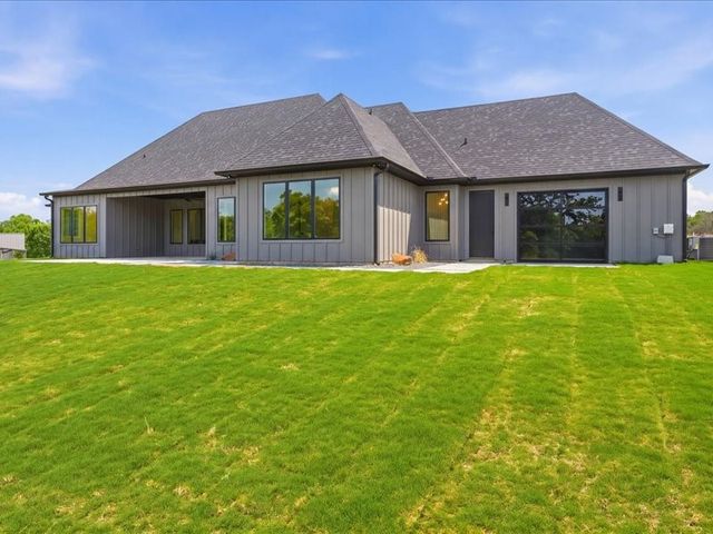 275 Latigo Way, Weatherford, TX 76088