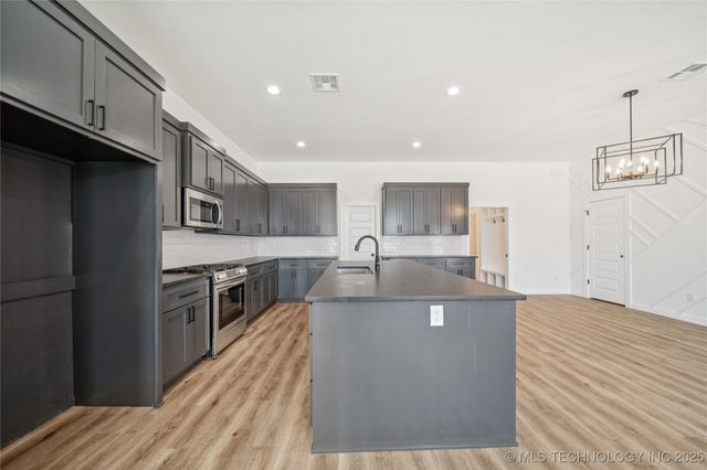 4500 S Dogwood Avenue, Broken Arrow, OK 74011