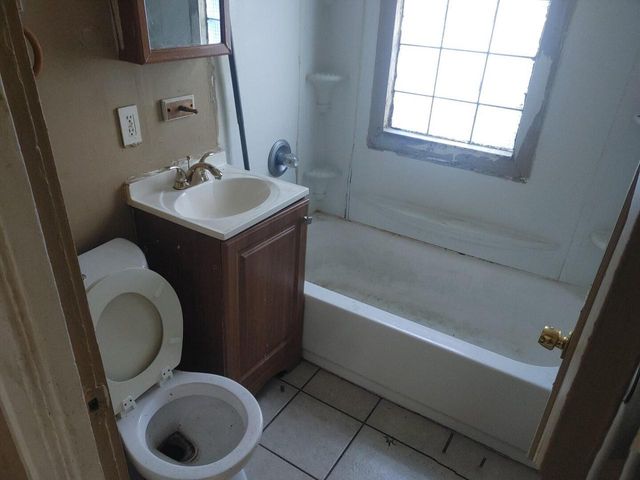 3374 N 30th STREET, Milwaukee, WI 53216