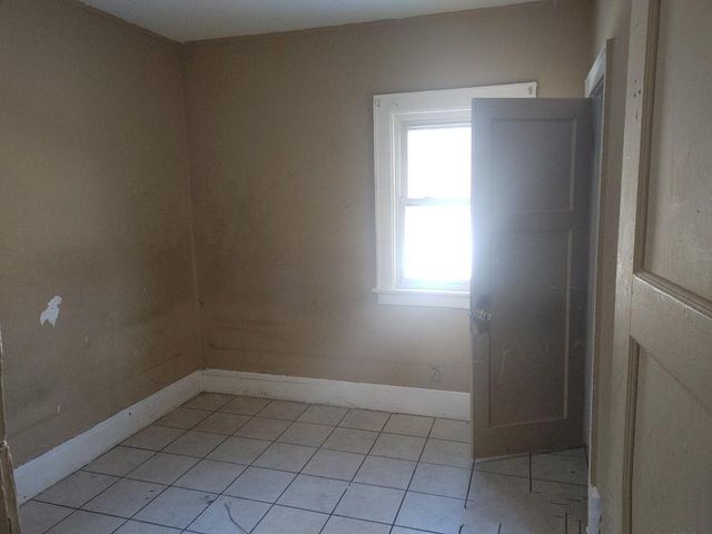 3374 N 30th STREET, Milwaukee, WI 53216