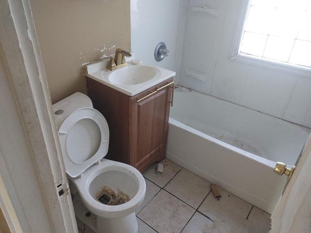 3374 N 30th STREET, Milwaukee, WI 53216