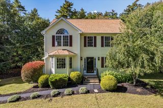 33 Auburn Road, Londonderry, NH 03053